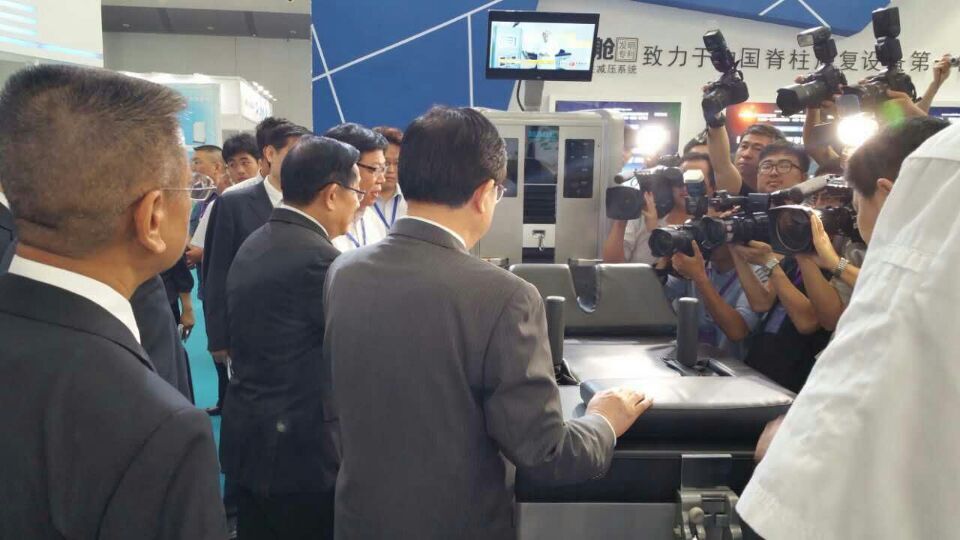 飛龍醫(yī)療外星艙受到眾多媒體的關(guān)注 飛龍醫(yī)療外星艙受到眾多媒體的關(guān)注