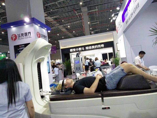 飛龍醫療外星艙亮相2018上海大虹橋美博會