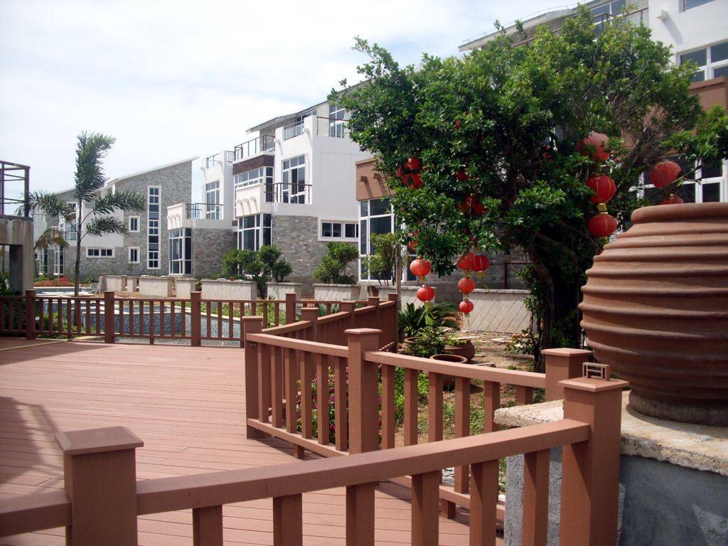 成都富森木塑戶外地板廠