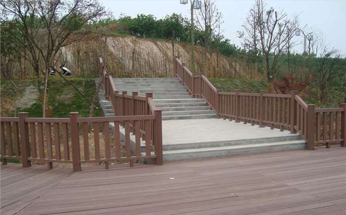 成都塑木地板廠家