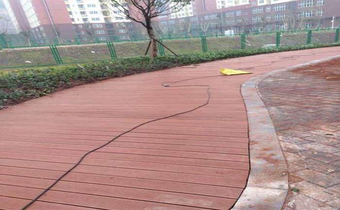 成都塑木地板廠家