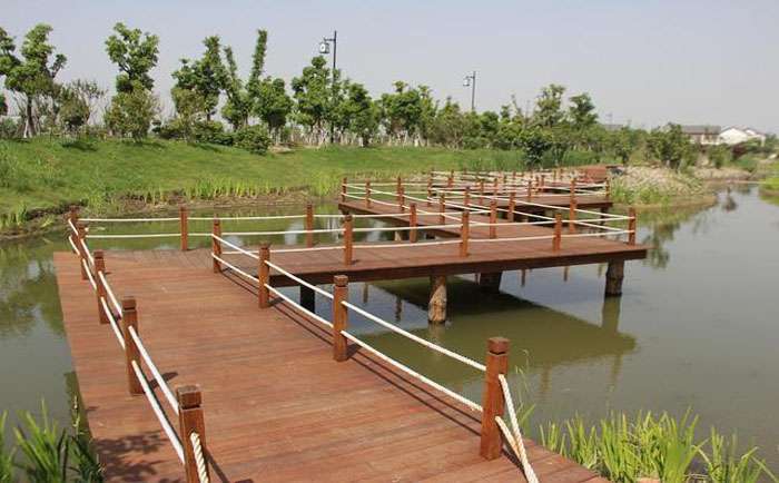 成都塑木地板廠家