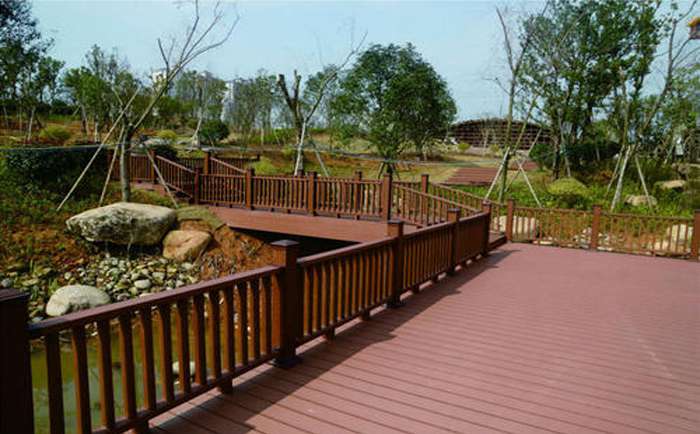 成都塑木地板廠家