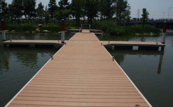 木塑地板PK防腐木差別究竟在什么地方呢？