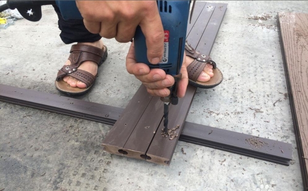 成都木塑地板安裝事宜