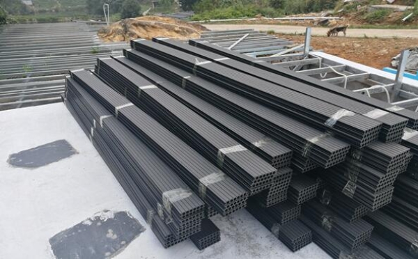 景觀園林步懸空棧道與服務(wù)平臺(tái)鋪設(shè)