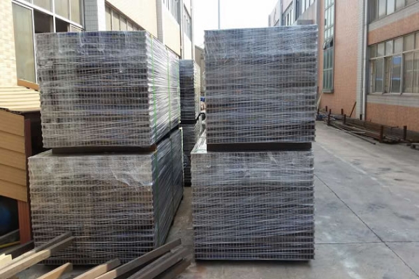 成都木塑地板車間：發貨區